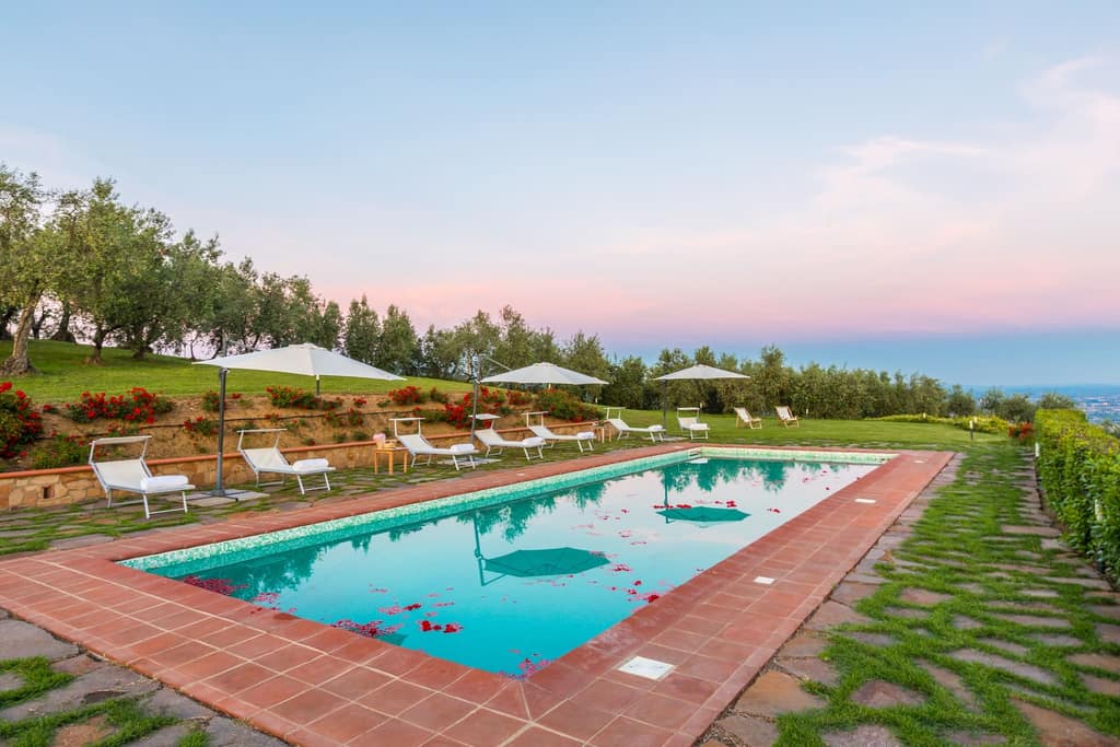 Luxury Villa Gialla the View of Tuscan Countryside 3