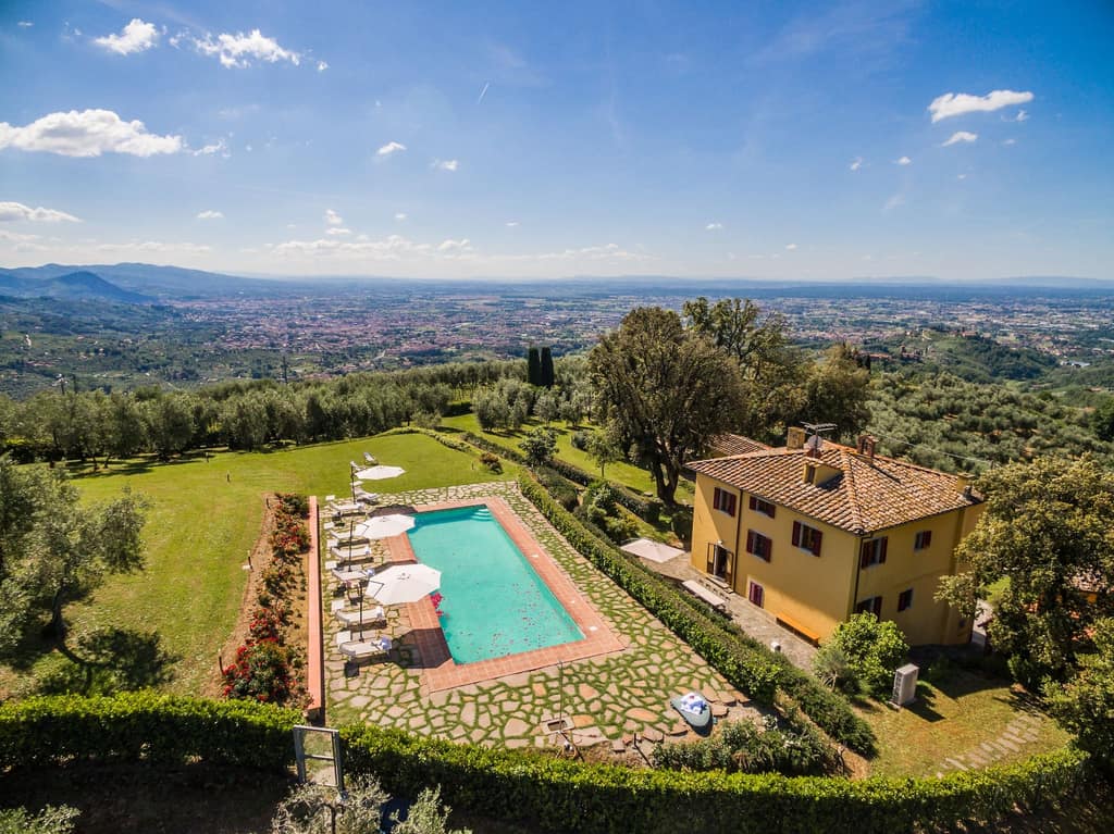 Luxury Villa Gialla the View of Tuscan Countryside 2